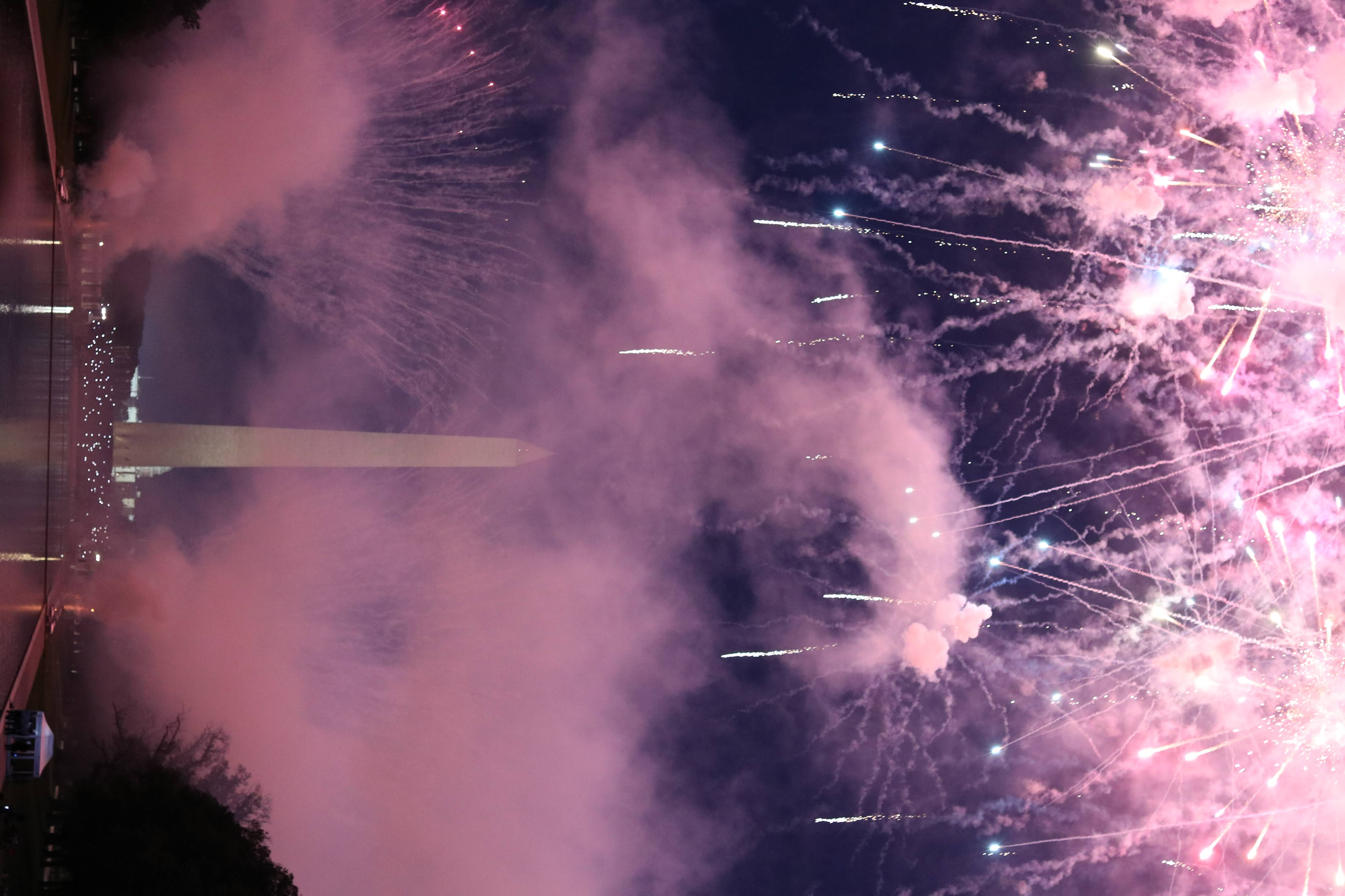 Fourth of July fireworks in National Mall at the Washington Monument